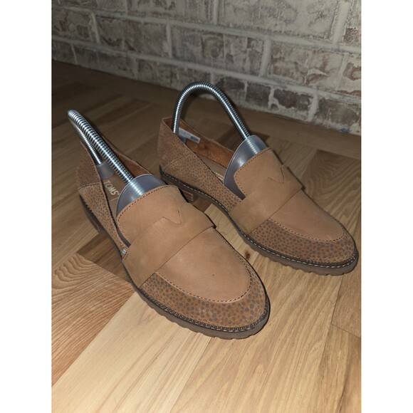 Toms Mallory Suede Loafers Tan Cheetah Print Shoes Size W7.5 - NWOT - Picture 1 of 9